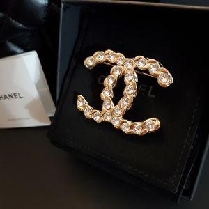 * RARE🔥* CC Gold and Crystal Chanel Brooch